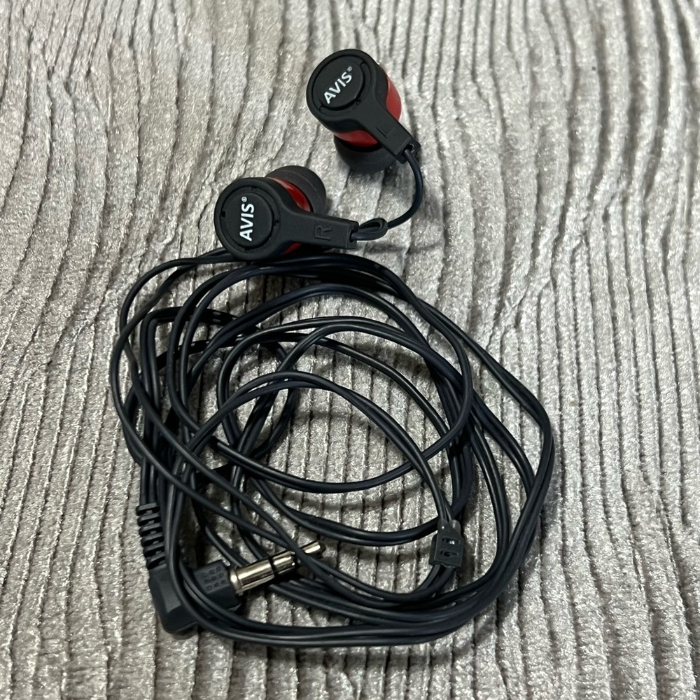 AVIS Red and Black Wired Earbud Headphones